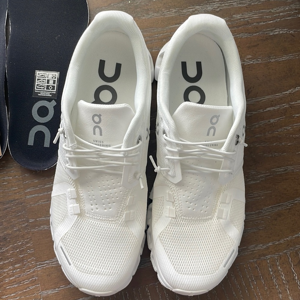 On cloud, cloud 5, white sneakers